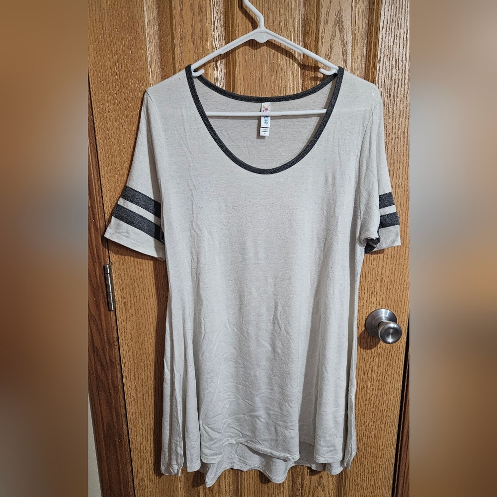 LuLaRoe Perfect Tee